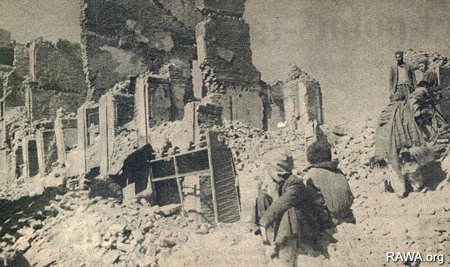 وقتی دو بم از سوی «سوی» برادران ناشناس خانه هایی را در کابل خرابه، درهم میریزد Two bombs fired by unknown «brothers» destroyed several houses