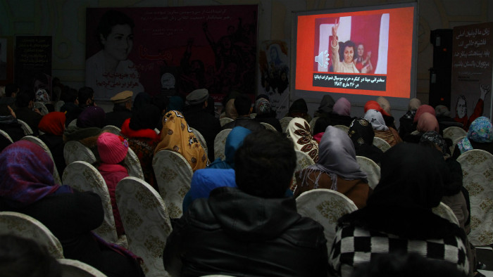 جمعیت انقلابی زنان افغانستان از سی‌و‌سه‌مین سالروز جانباختن مینا در کابل یادبود نمود