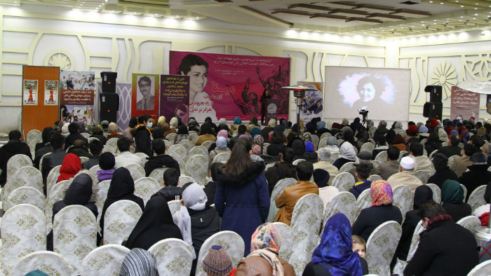 جمعیت انقلابی زنان افغانستان از سی‌و‌سه‌مین سالروز جانباختن مینا در کابل یادبود نمود
